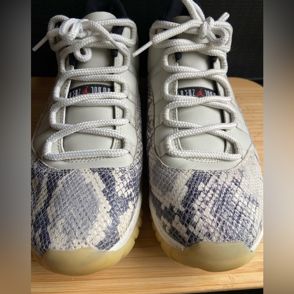 Air Jordan 11 Retro Low Snake Light Bone Snakeskin Men's Size 11.5  CD6846 - Picture 4 of 6